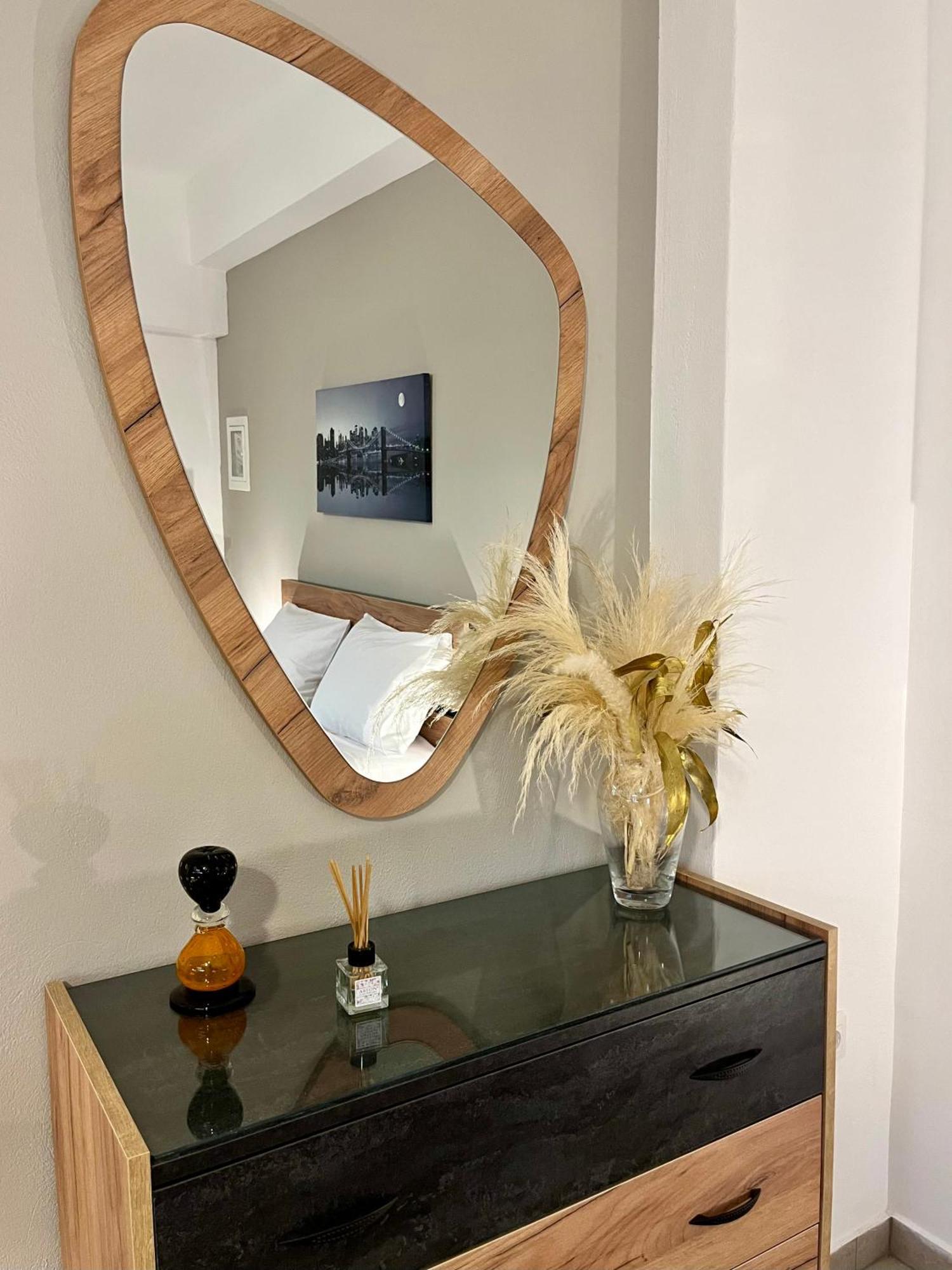 Lia'S Luxury Apartment - Near Airport コロピオン エクステリア 写真